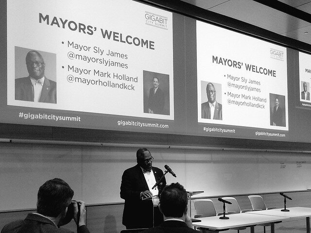 Mayor Sly James of Kansas City, MO delivering the welcome at the Gigabit City Summit